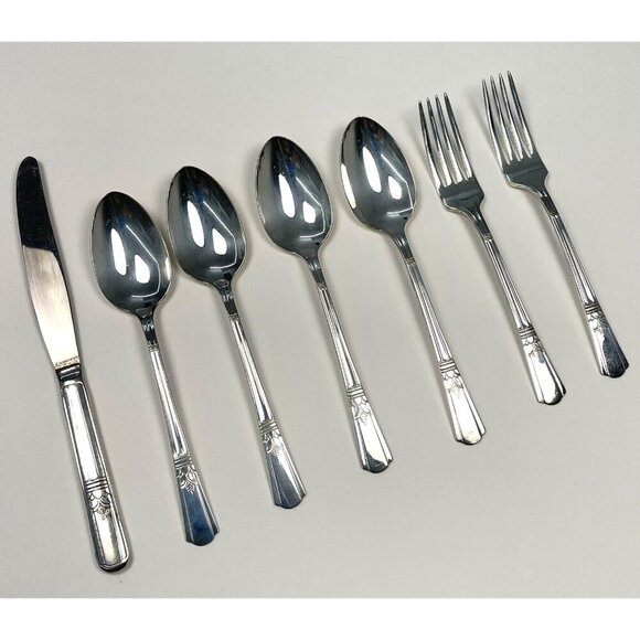 7pcs Wm Rogers IS EPNS Silverplated SOVEREIGN Flatware Knife Dinner Forks Spoons - Picture 1 of 6